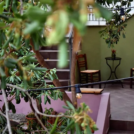 Hostel Crossroads